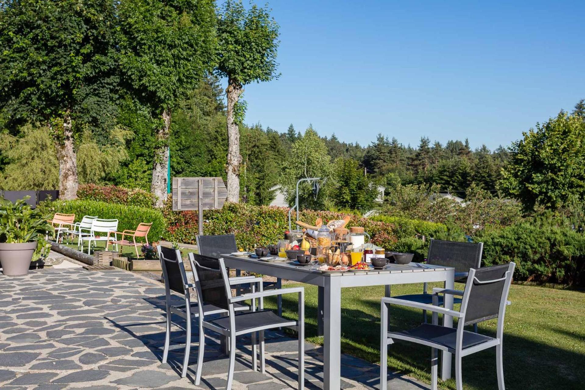 Hotel Bel Horizon Le Chambon-sur-Lignon Exterior foto